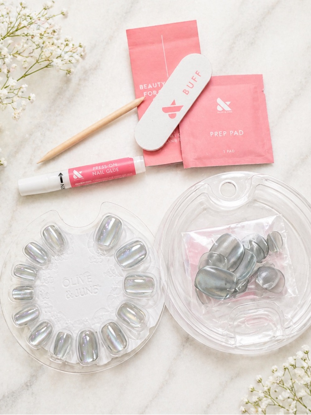 Olive and June Press On Nails in Sheer Lavender